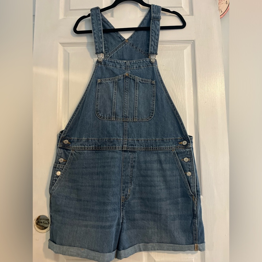 Never worn super cute old navy overalls